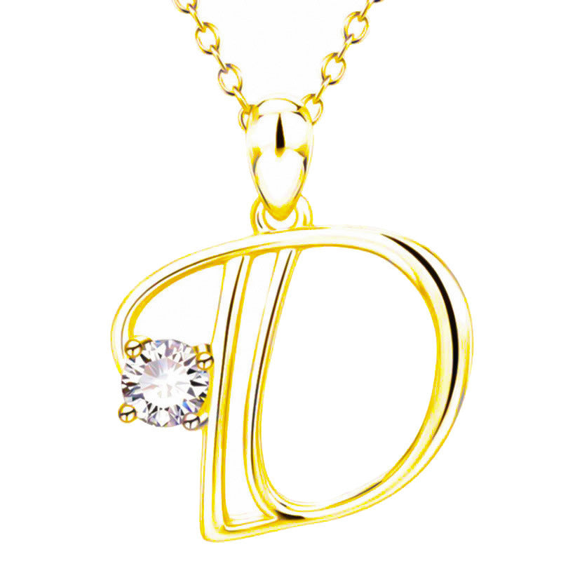 Collier avec initiale en or et strass tendance