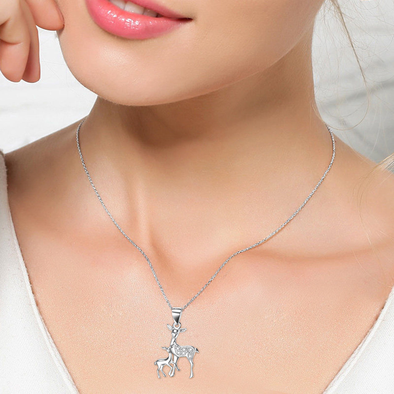 Collier en argent avec pendentif faon