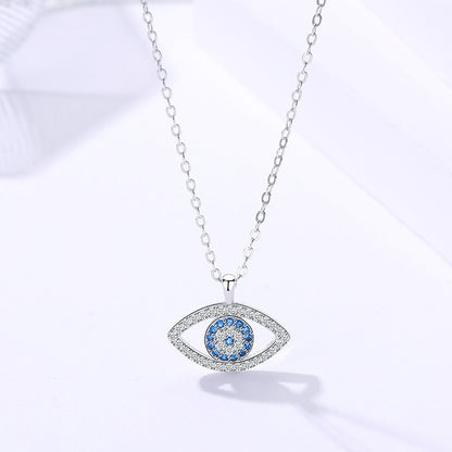 Collier en argent avec pendentif œil