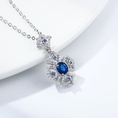 Collier en argent avec pendentif en saphir naturel