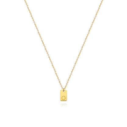 Collier en acier inoxydable avec pendentif étiquette simple à 26 lettres.